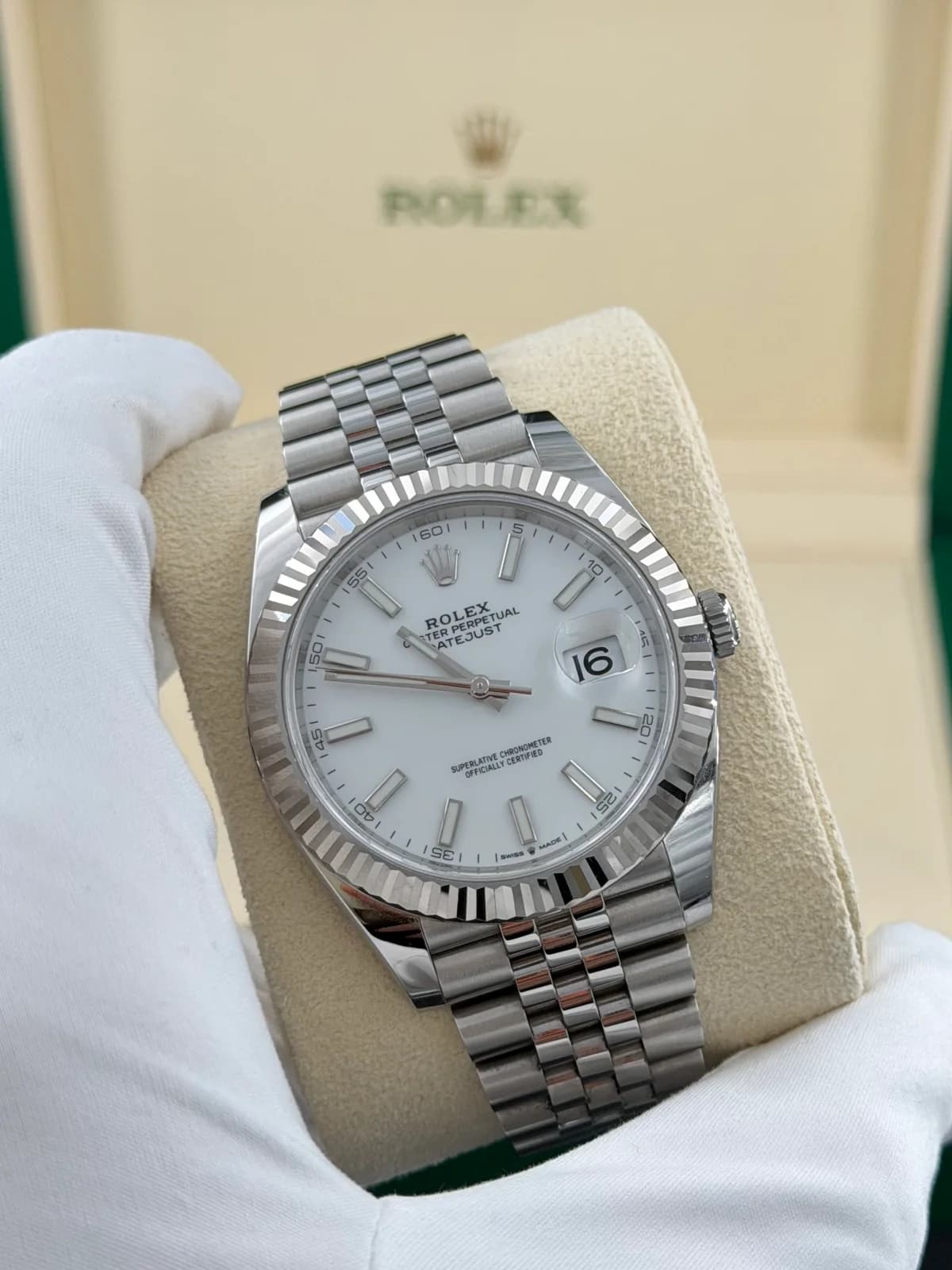 Rolex DateJust 41 - Weiss - Jubilee 126334